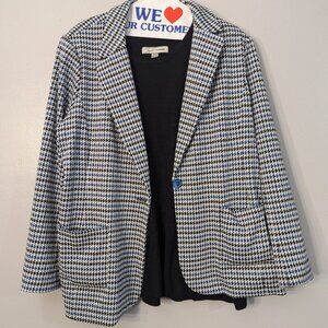 Houndstooth Blazer and Black Cami